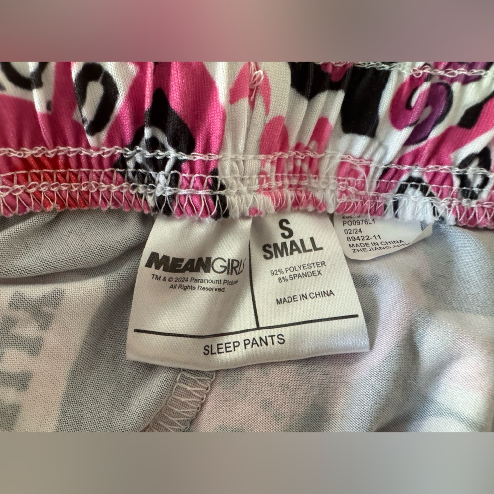 Bioworld Mean Girls Womens' Burn Book Sleep Lounge Pajama Pants NWT - Picture 8 of 9